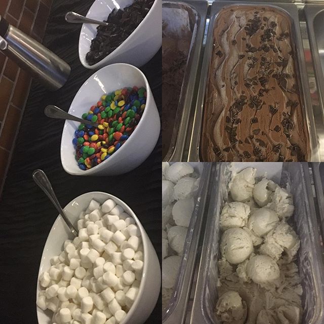 What a great way to finish a party! Is there anything better than ice cream?
#kickscatering #sundaebar #kickssportsandgrill #icecreamsundaebar