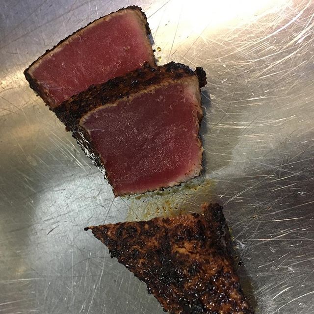 Dry chile rubbed tuna, cooked to a perfect rare! #foodporn #kickssportsandgrill