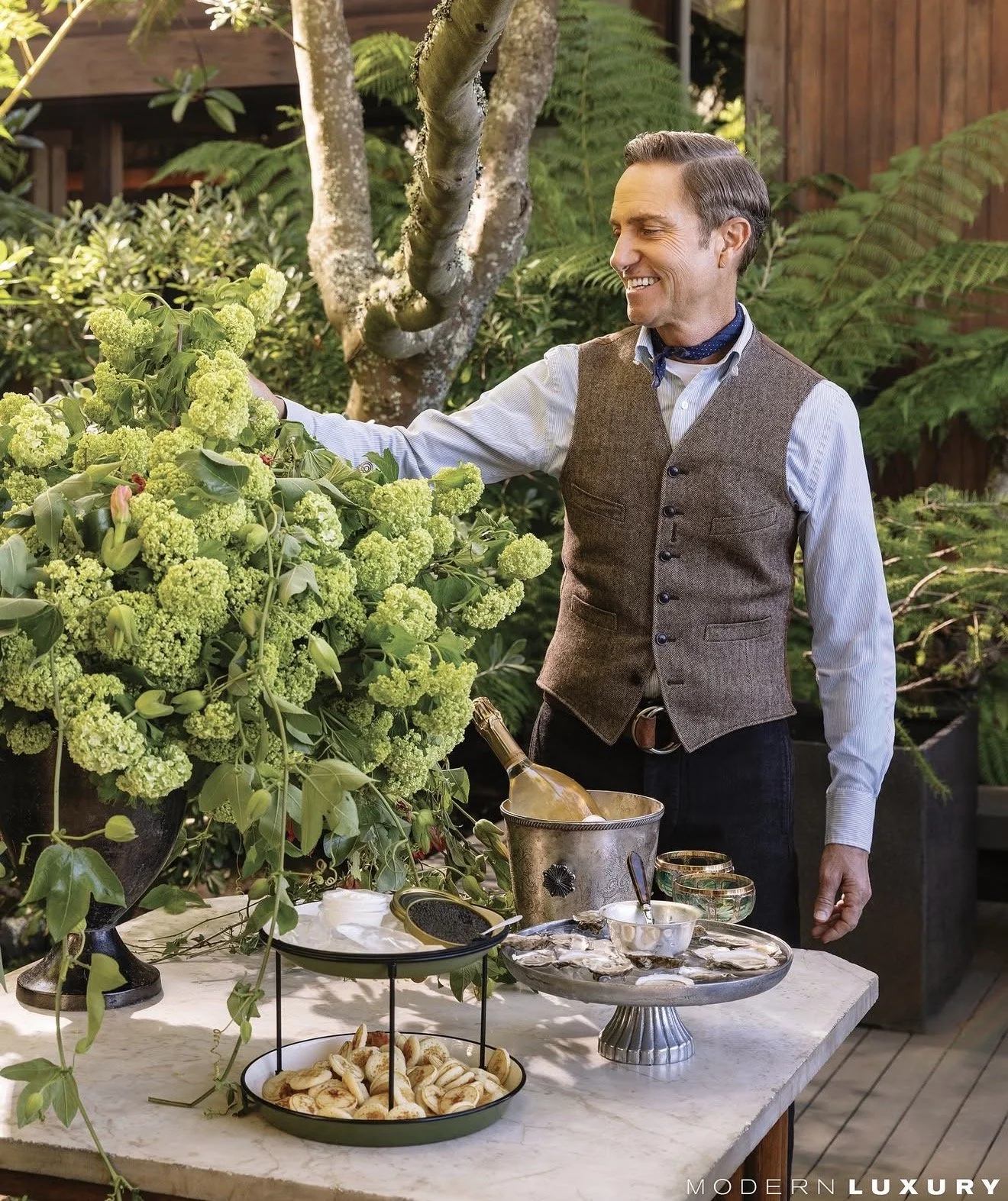 Modern Luxury Magazine – Lifestyle Grooming & On-Set Makeup