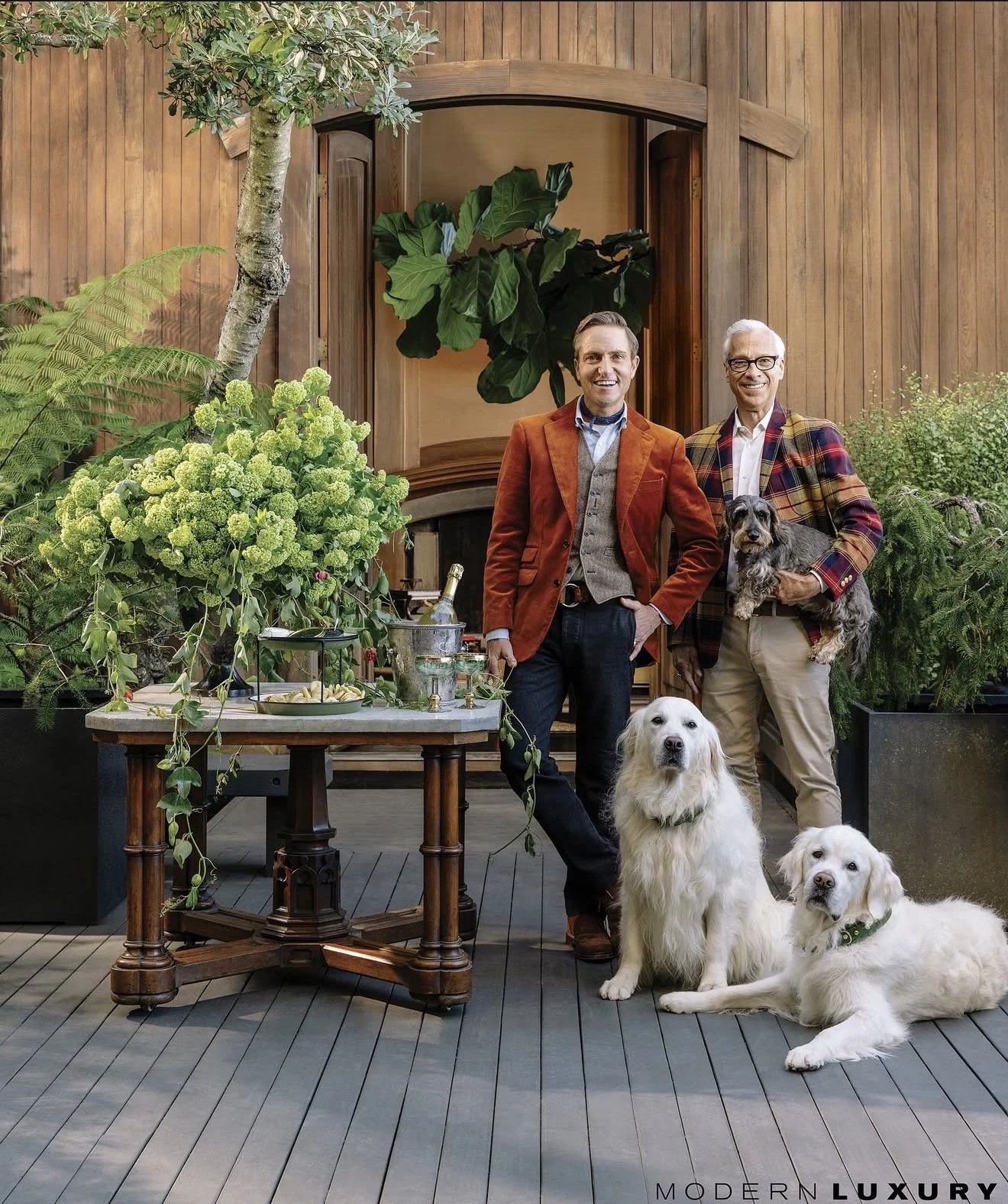  Modern Luxury  Interiors Magazine – Lifestyle Editorial Grooming & Makeup
