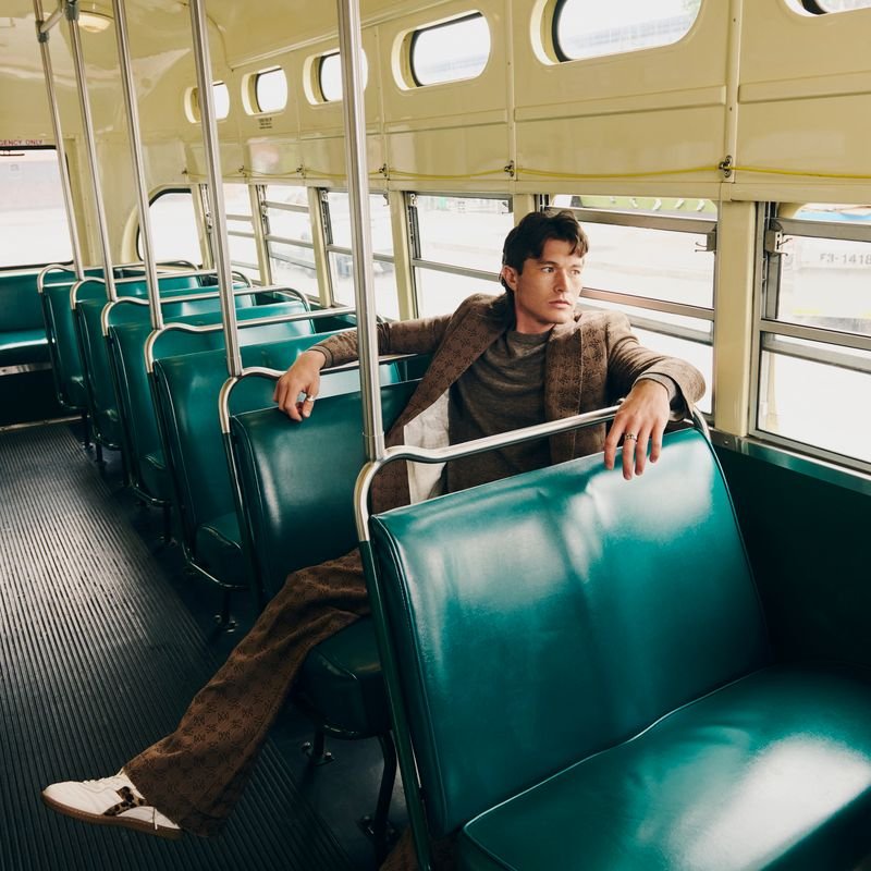 L’Beauté Homme, Muni Bus Interior