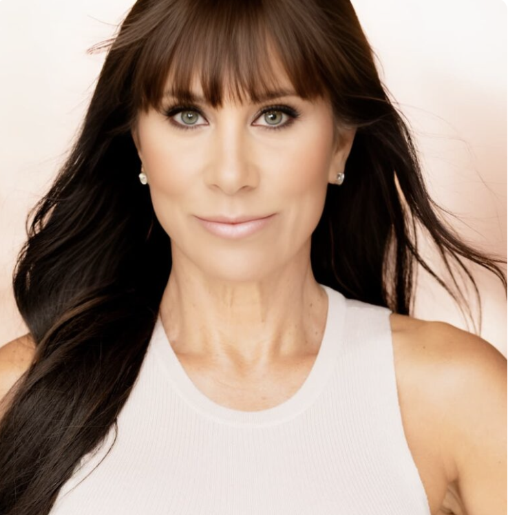 Christina Flach celebrity makeup artist featured in EliteX magazine beauty interview