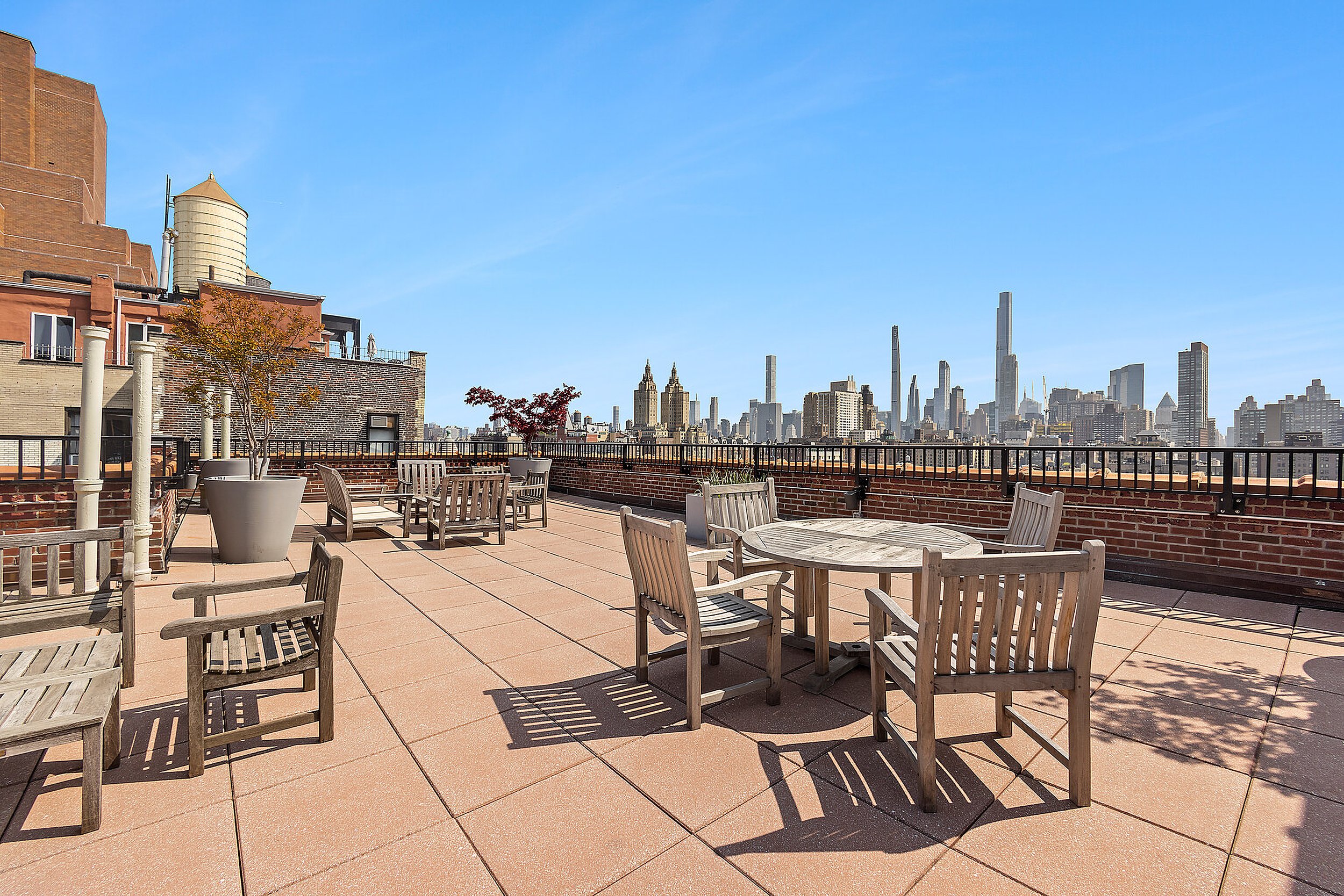 10.Terrace_and_View.jpg (Copy)