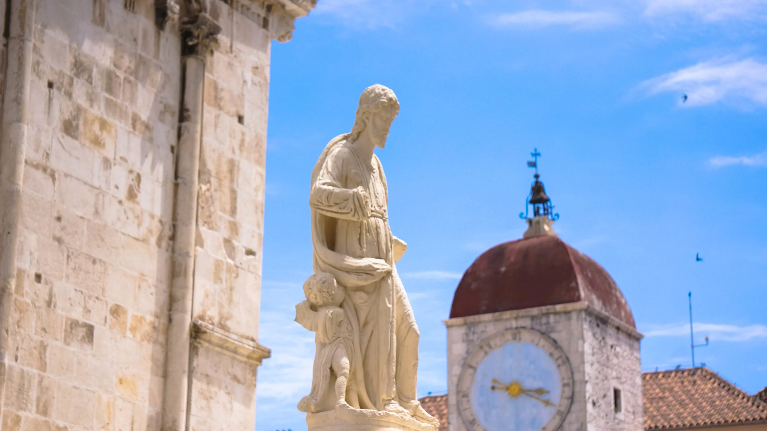statue-2.jpg