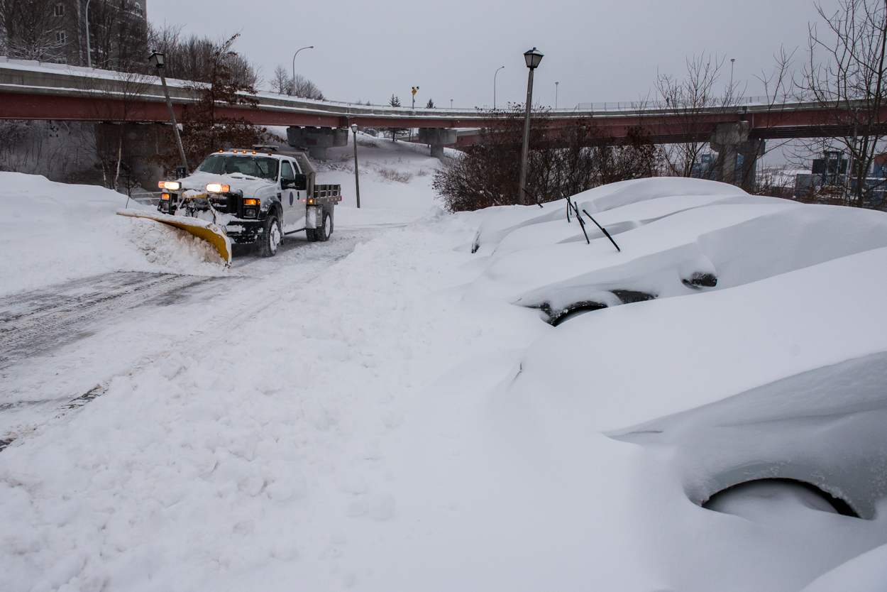 7:09am – Parking lot off W. Commercial St.