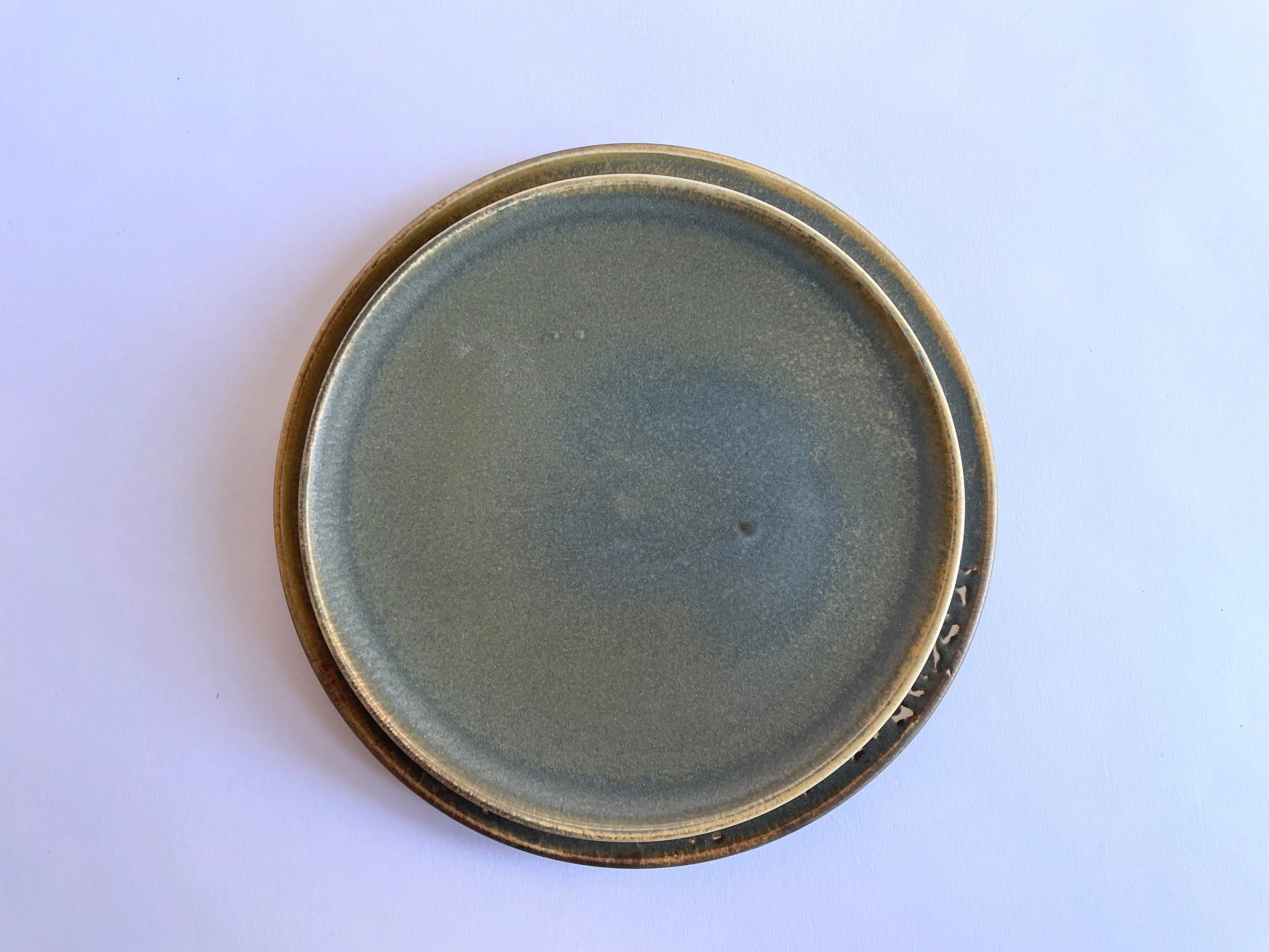 Set of 2, 6.5" and 7.5" Plates