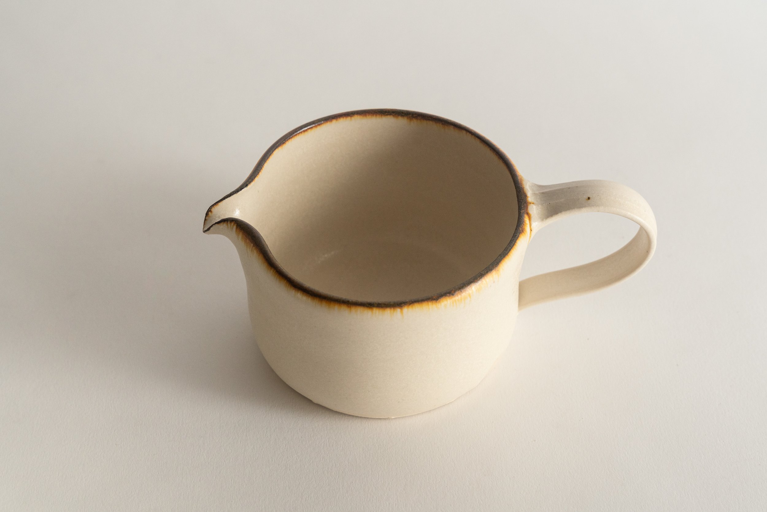 "Kawakujira" Short Pitcher