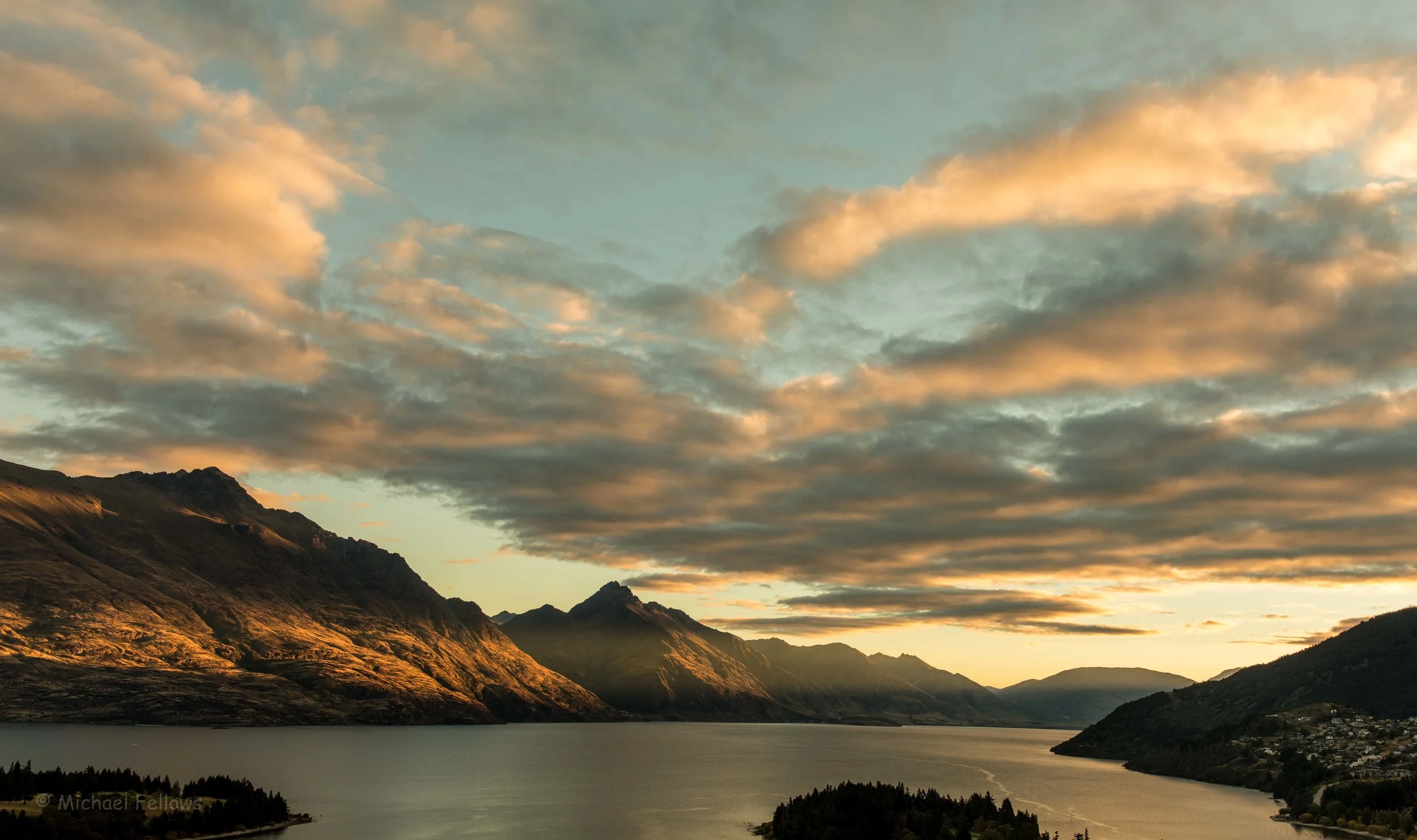 Sunrise over Lake Wakatipu