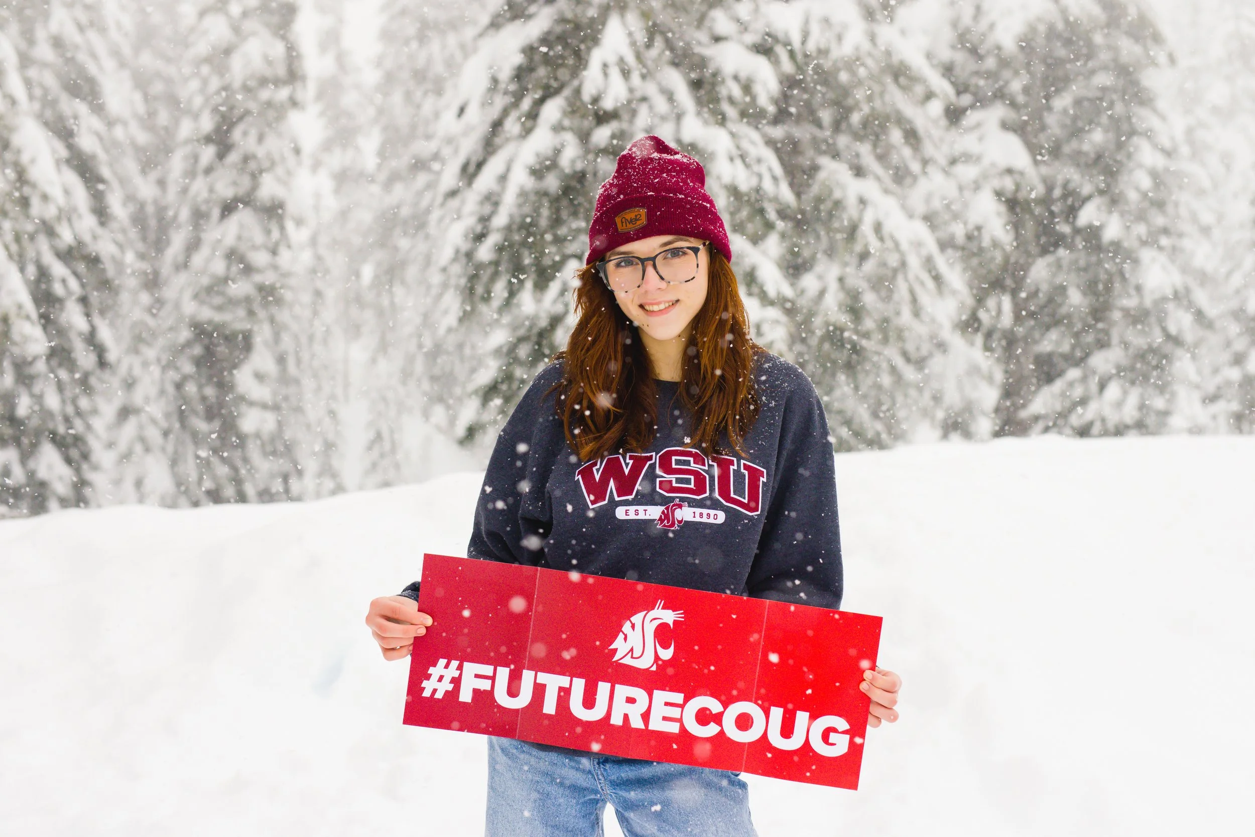 09-Ellie Senior Winter-49.JPG