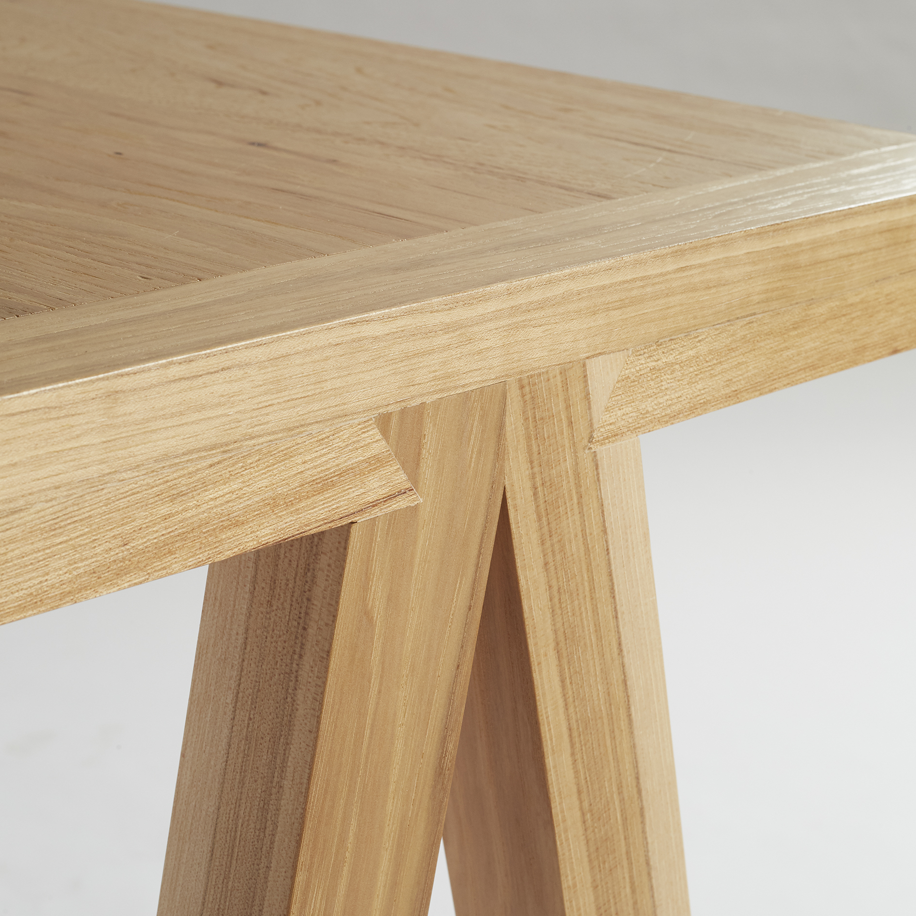Farm Table Detail