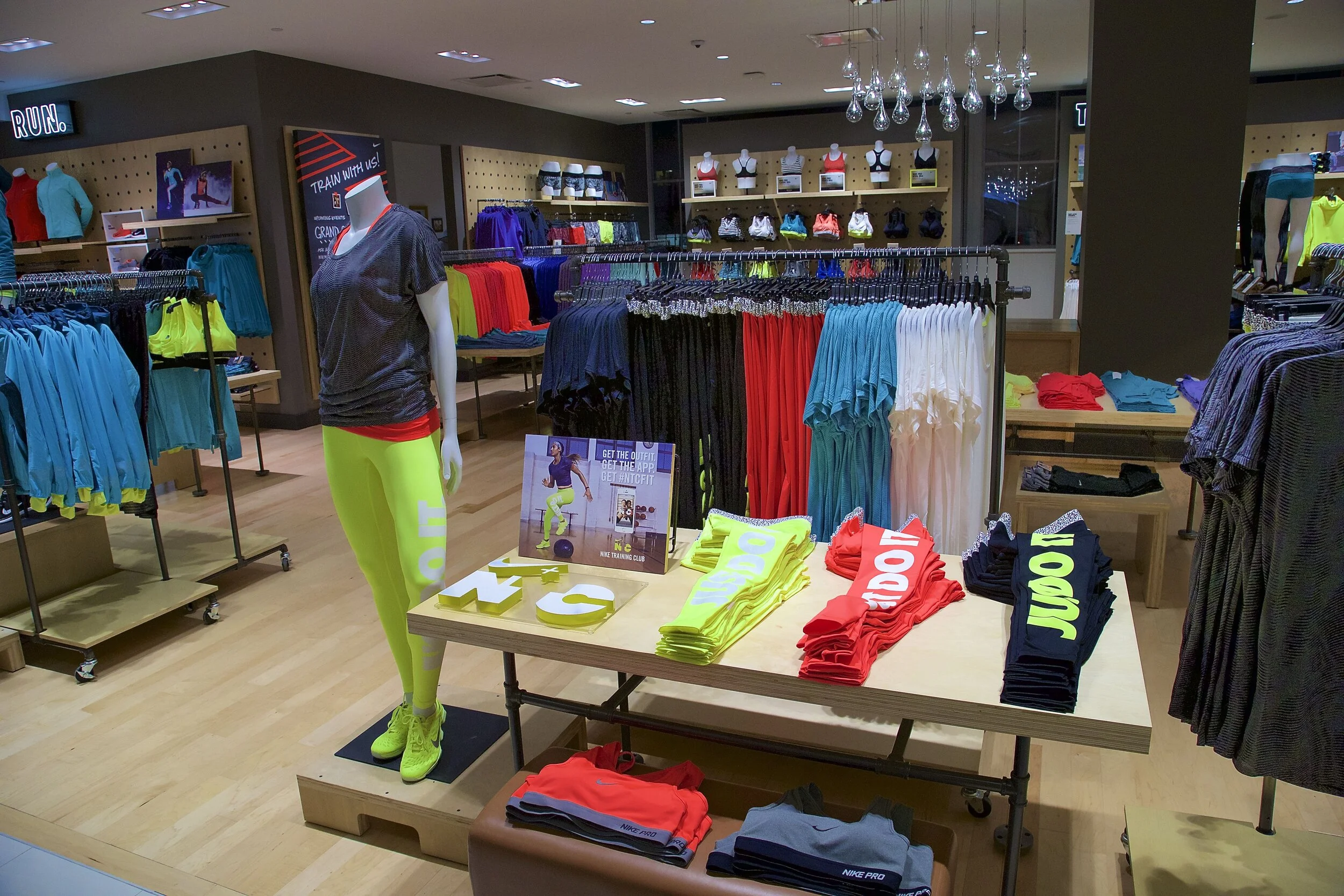 293 2014 JohnTrohaPhotography E23Q0605.jpeg