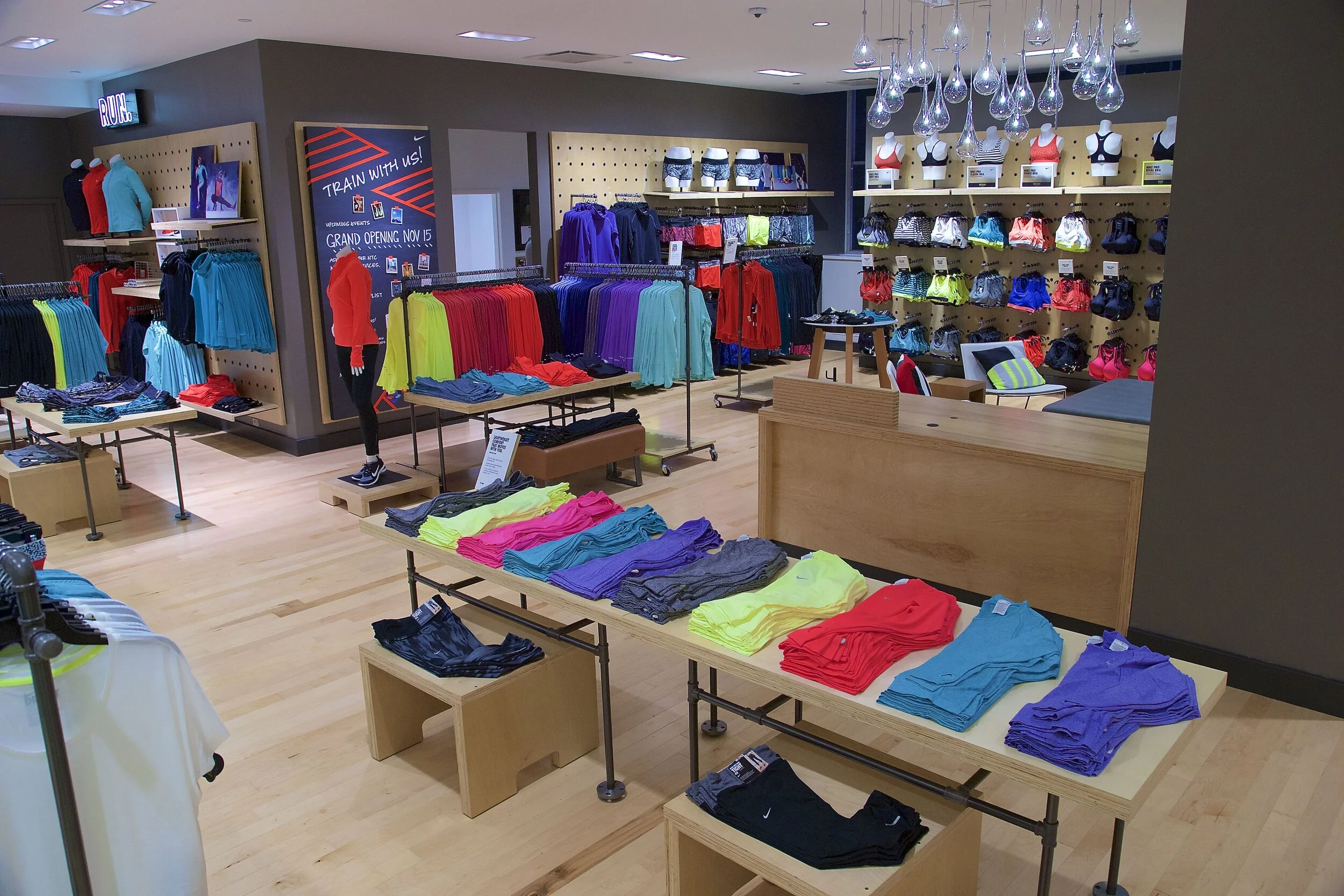 294 2014 JohnTrohaPhotography E23Q0606.jpeg