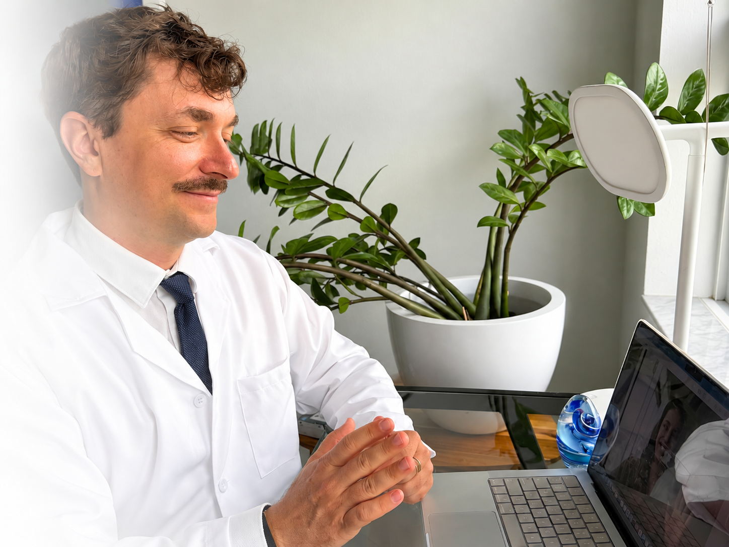 Dr. Mark Iwanicki during an online wellness consultation