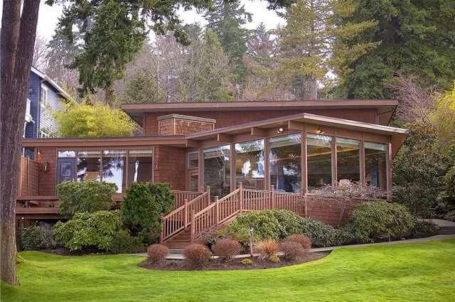 6323 77th Ave SE Mercer Island, Washington, 98040