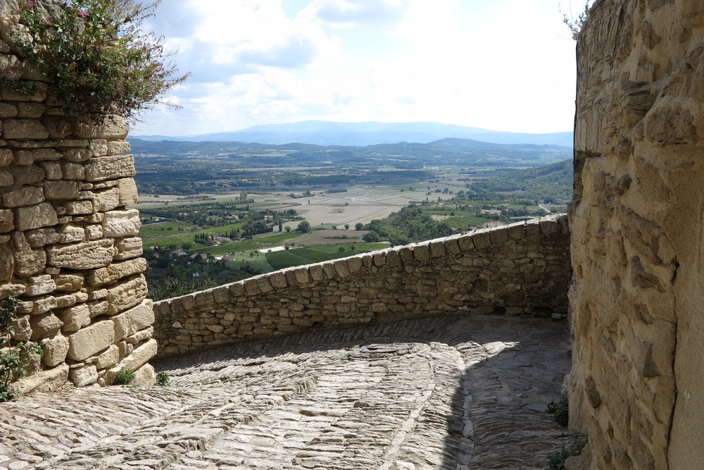 GORDES 11.JPG