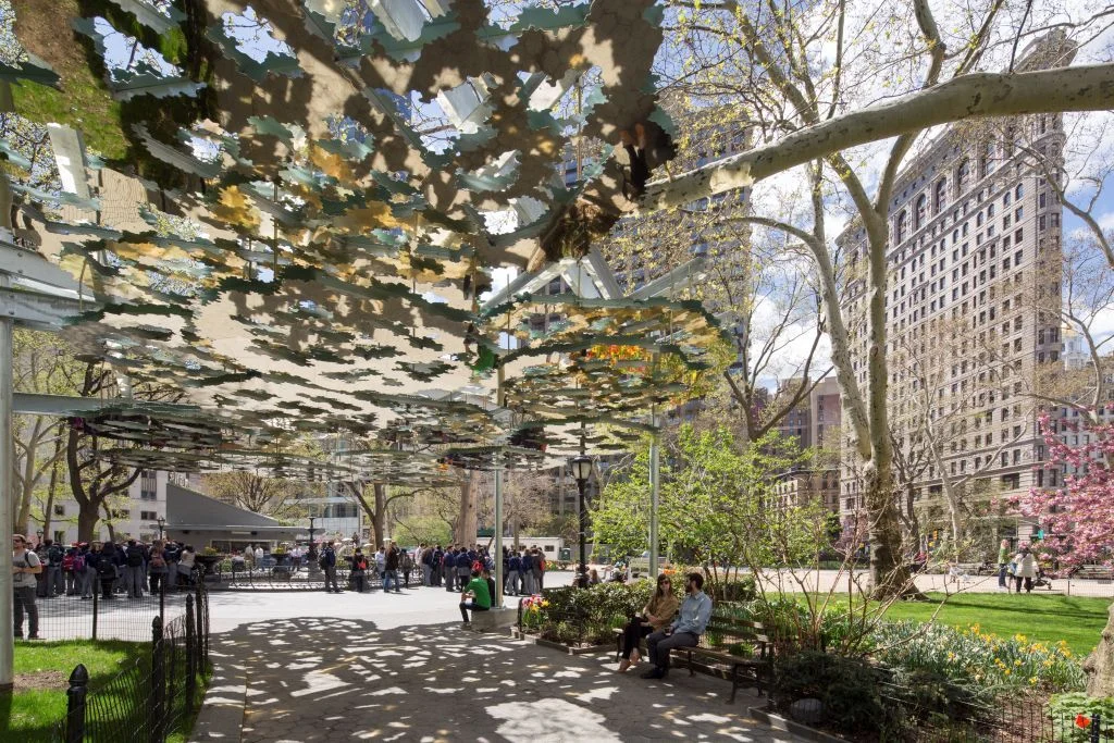 Teresita Fernández, Fata Morgana , 2015. Courtesy the artist, Lehmann Maupin, New York and Hong Kong, and Anthony Meier Fine Arts, San Francisco. Photograph by Yasunori Matsui/Madison Square Park Conservancy; © Teresita Fernández