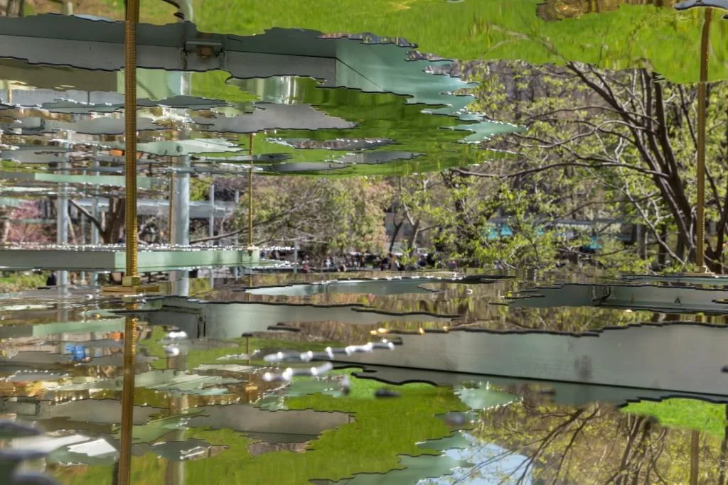 Teresita Fernández, Fata Morgana , 2015. Courtesy the artist, Lehmann Maupin, New York and Hong Kong, and Anthony Meier Fine Arts, San Francisco. Photograph by Yasunori Matsui/Madison Square Park Conservancy; © Teresita Fernández