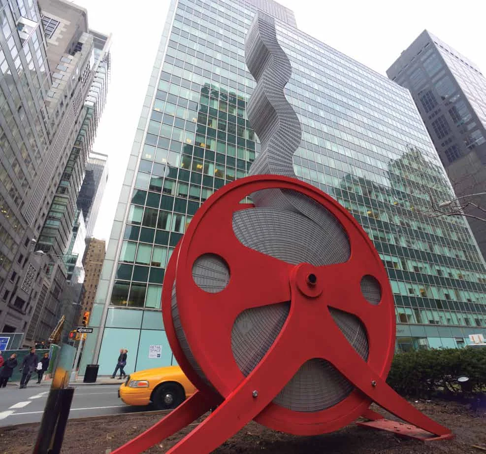 Seagram , 2013, acero, 609 x 286x 100 cm