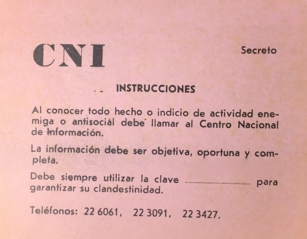 Tarjeta del Centro Nacional de Información. Colección Cuba Material.