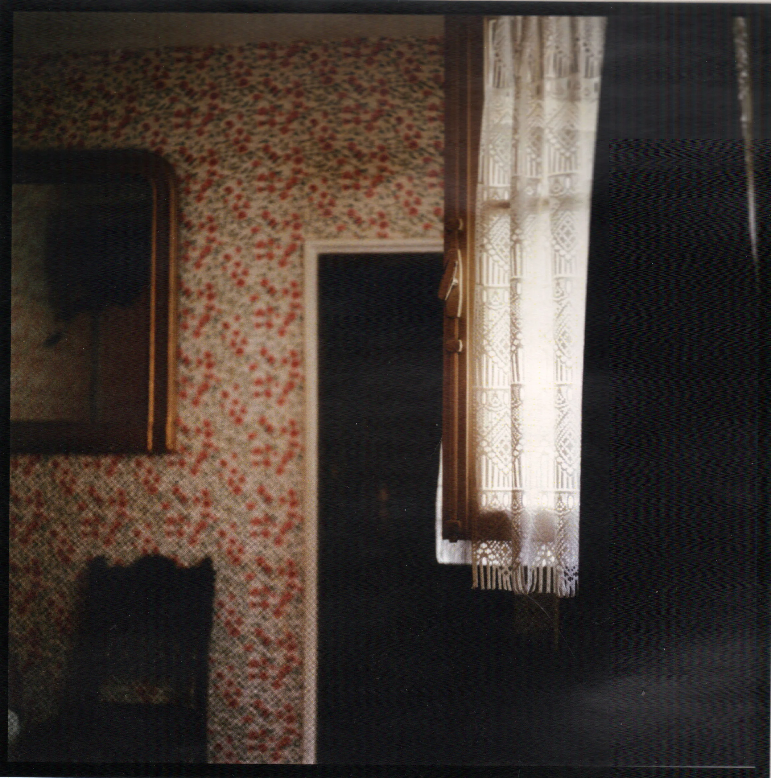 5_guest_room_paris.jpg