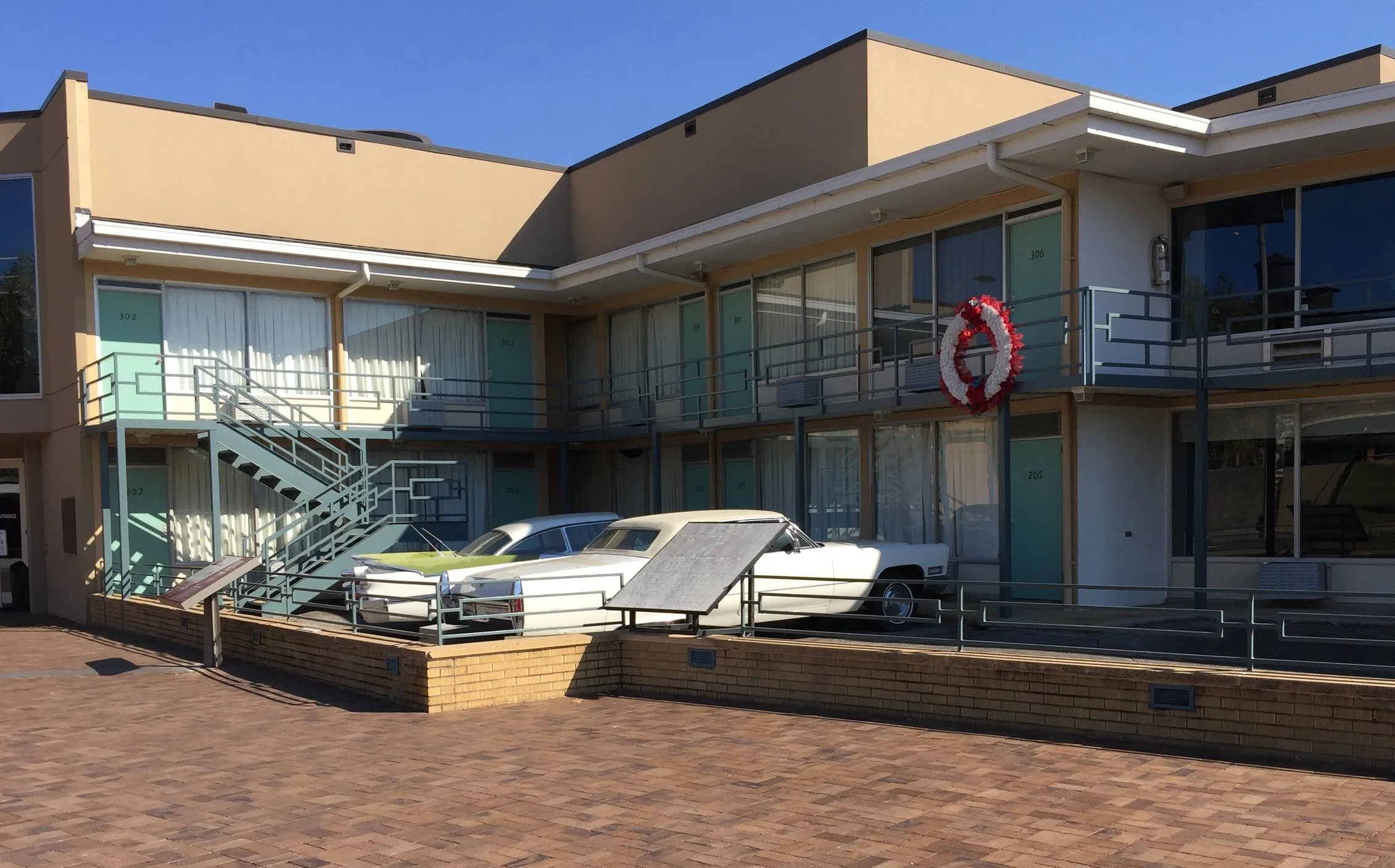 Grapes of Wrath in Reverse, 2.0  At the corner of B. B. King and Dr. Martin Luther King Boulevards