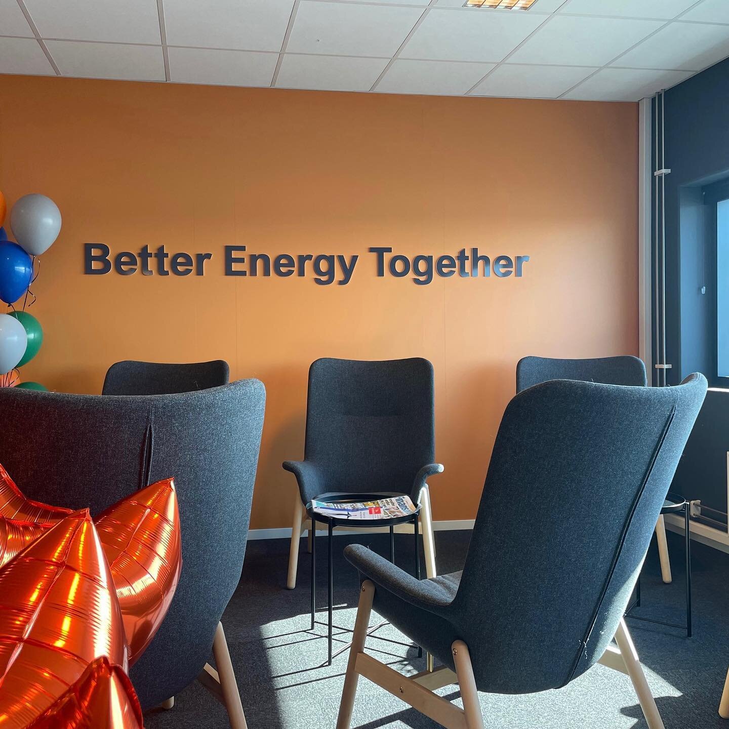 🤩 Check out our upgraded Stavanger office! 

👏🏻🧡 Fantastic job done by Linett and Catherine for planning, and setting it all up. Thank you!

🎨👨&zwj;🍳 Also, thank you to @kai_hansen_trykkeri for helping us with logos, wall decorations and setti