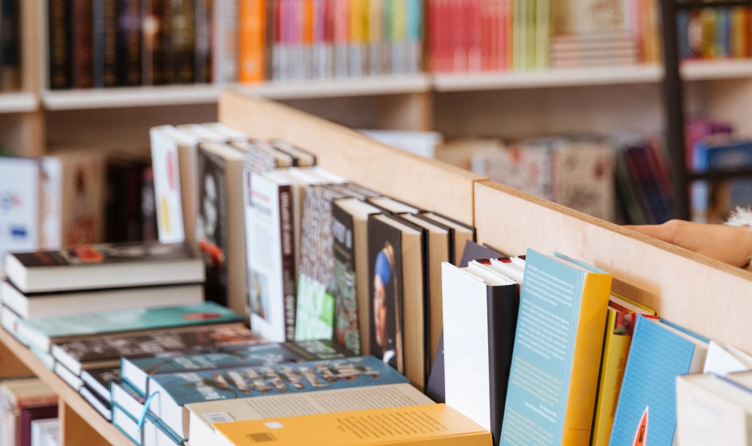 How to Find a Literary Agent: The 6-Step Strategy That Works For My Clients
