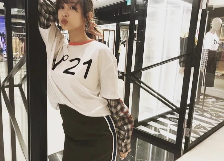 N°21 - ヌメロヴェントゥーノ 紗栄子着用 銀座限定 ロンT N°21 - 紗栄子着用 N21° ヌメロヴェントゥーノ チェックコートの