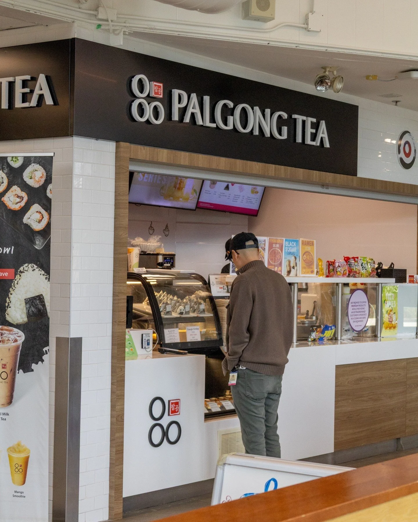 In need of a quick snack between classes or craving something refreshing? 😁 Stop by Palgong Tea and enjoy some bubble tea, food, drinks, and more! 💫

🍱 Davis Campus: Monday - Friday: 10am to 4pm 📍SC building next to the Den

🧋HMC Campus:  Monday