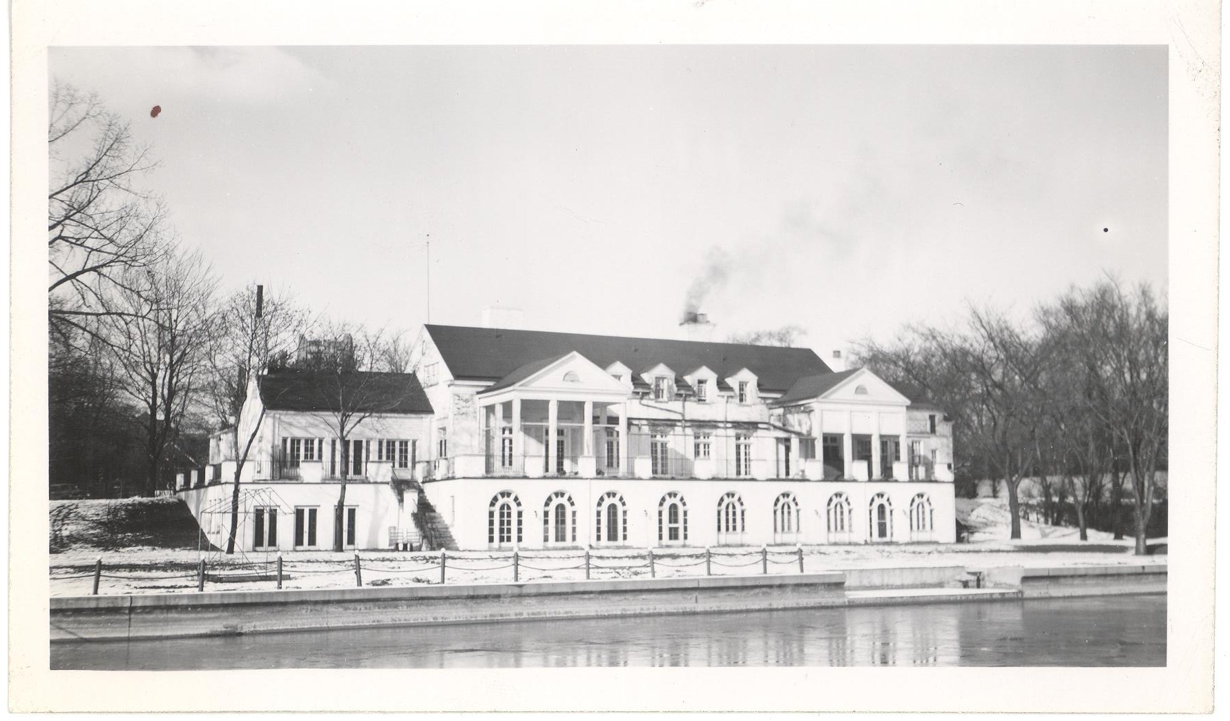 Grosse Pointe Club 001.jpg