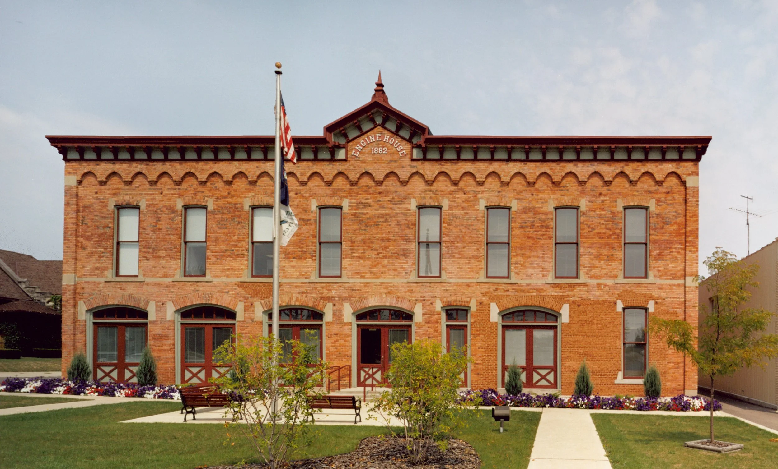 lapeer city hall.jpg