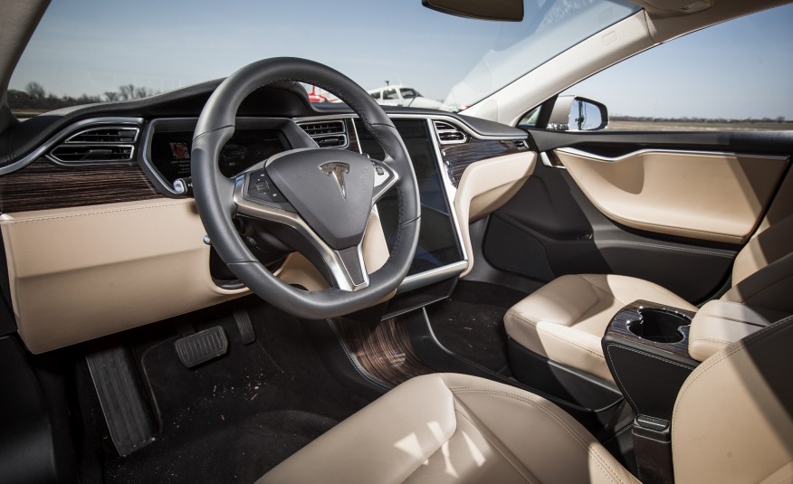 2015-Tesla-Model-S-70D-123-876x535.jpg