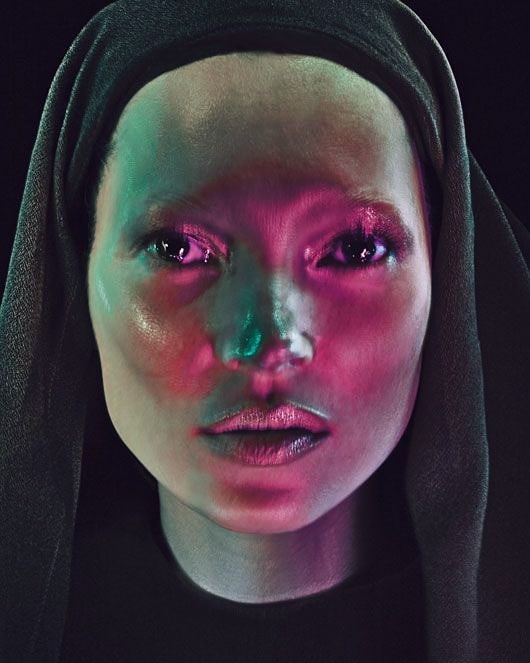 @stevenkleinstudio &hearts;️ #bonespiration
.
.
.
.
.
.
.
.
.
#bonesstudio #fashioneditorial #editorial #otherworlds #rays #electromagnetic #artdirector #artdirection #fashioncampaign #fashionstylist #aesthetic #art #artist #temperature #heatmap #edi