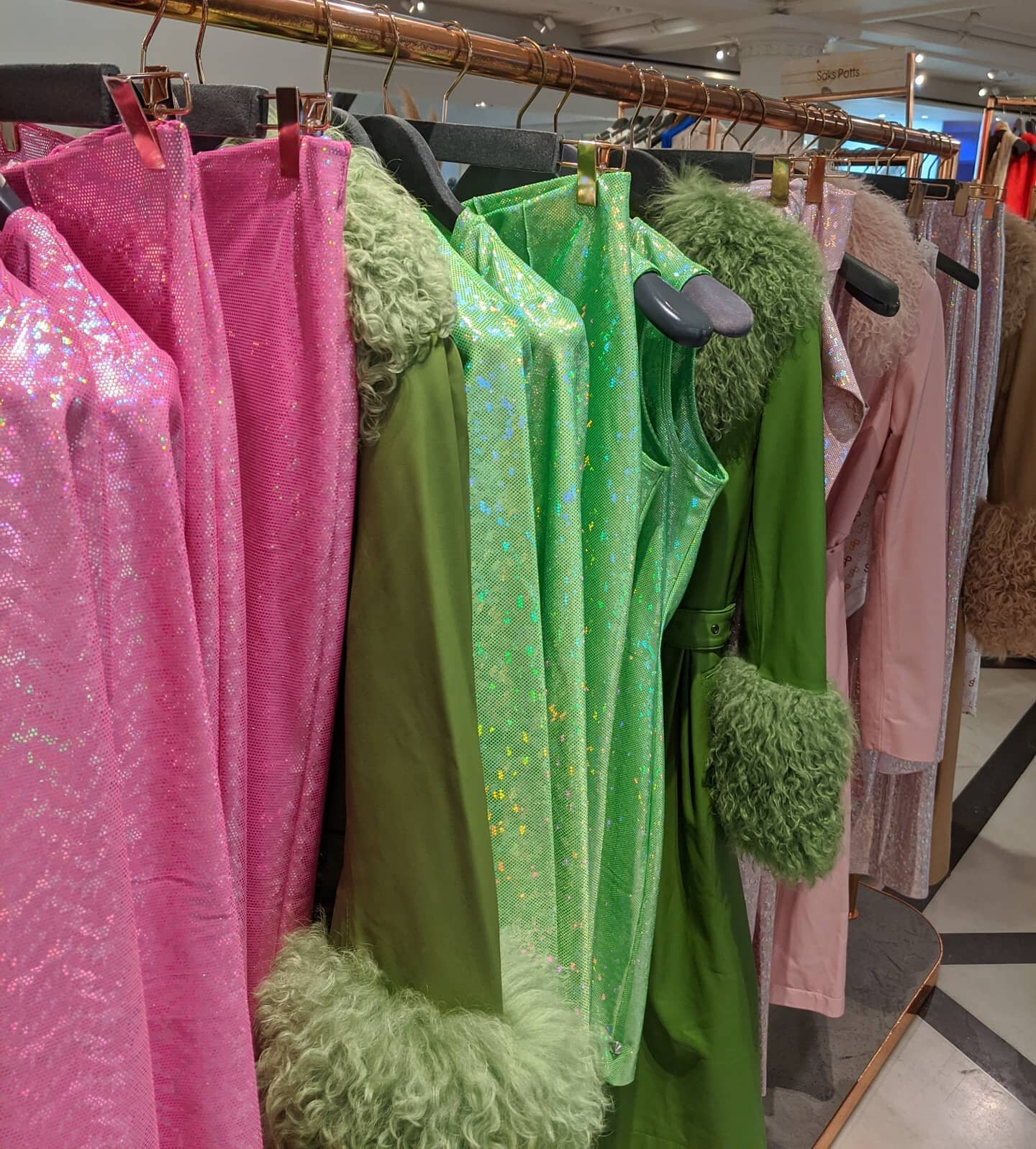 My winter colour palette defined by this @sakspotts rail 🍭🍏