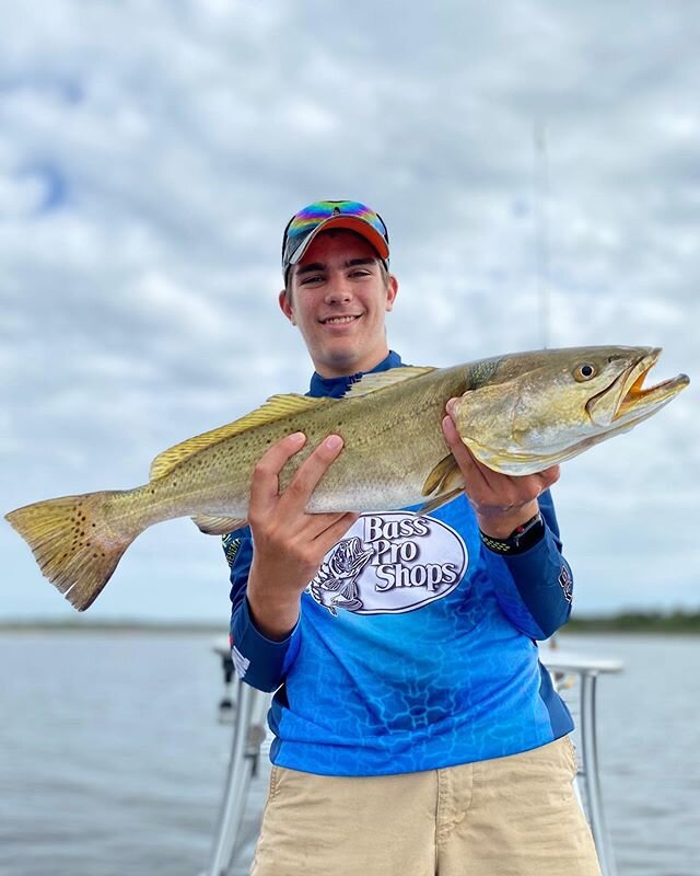 Fish #2 : 27 in 7 lbs
Jordan had to watch his buddy catch the first big girl, but he followed him up moments later with his own gorgeous golden-gator
&bull;
&bull;
#ChipsCoastalCharters
@speckled_truth 
@releaseover20
