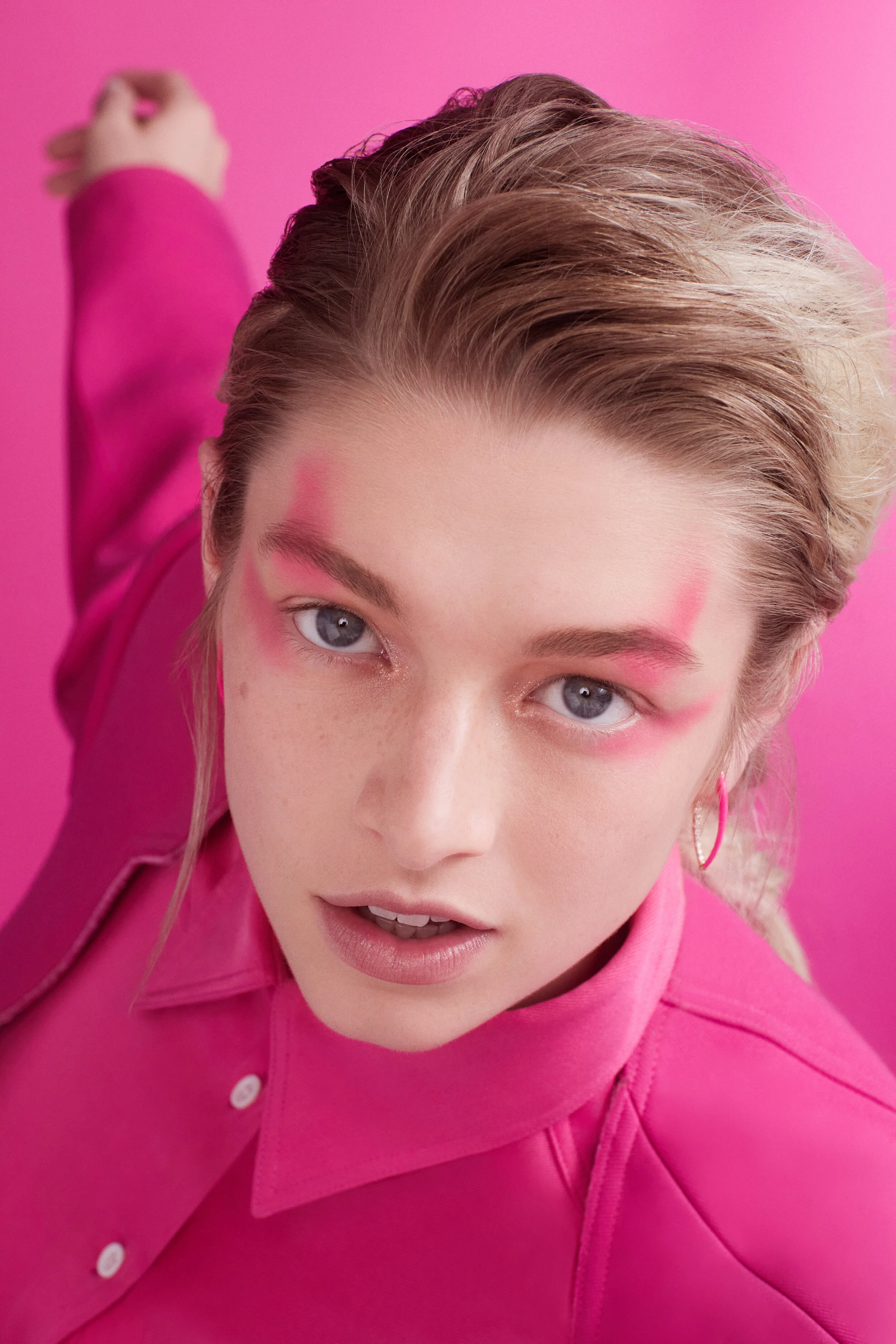 SMU_Eye_On-Figure_Hunter_HeroShades_Pink_004_21SS.jpg