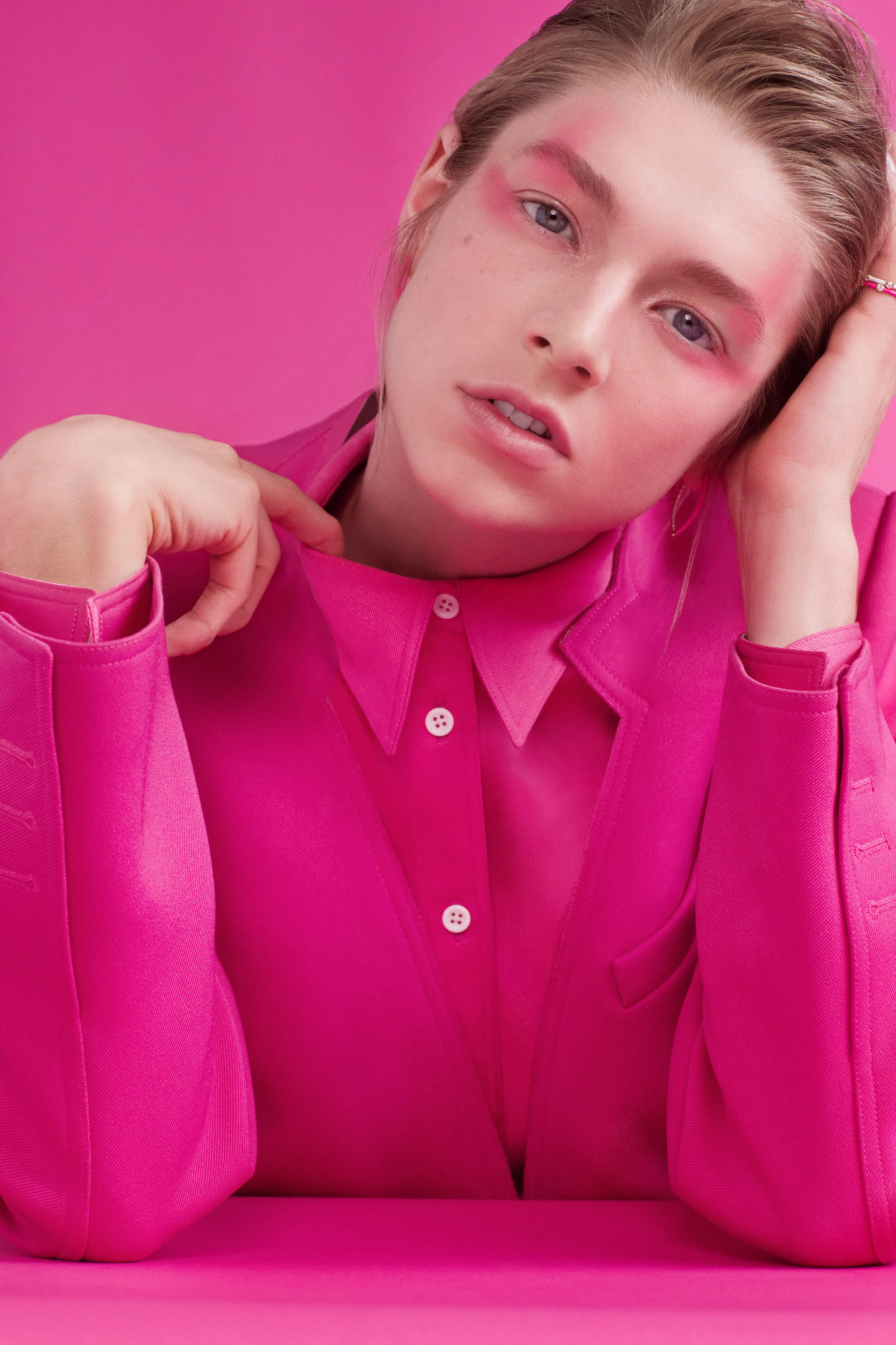 SMU_Eye_On-Figure_Hunter_HeroShades_Pink_003_21SS.jpg