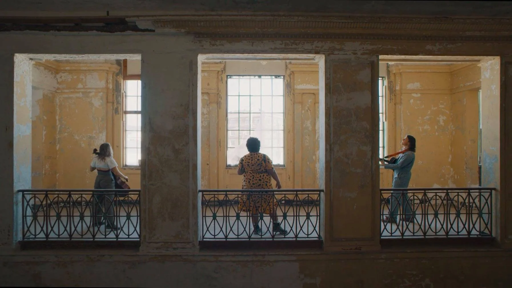 THE BAND AT THE END OF THE WORLD | Scenic & Projections