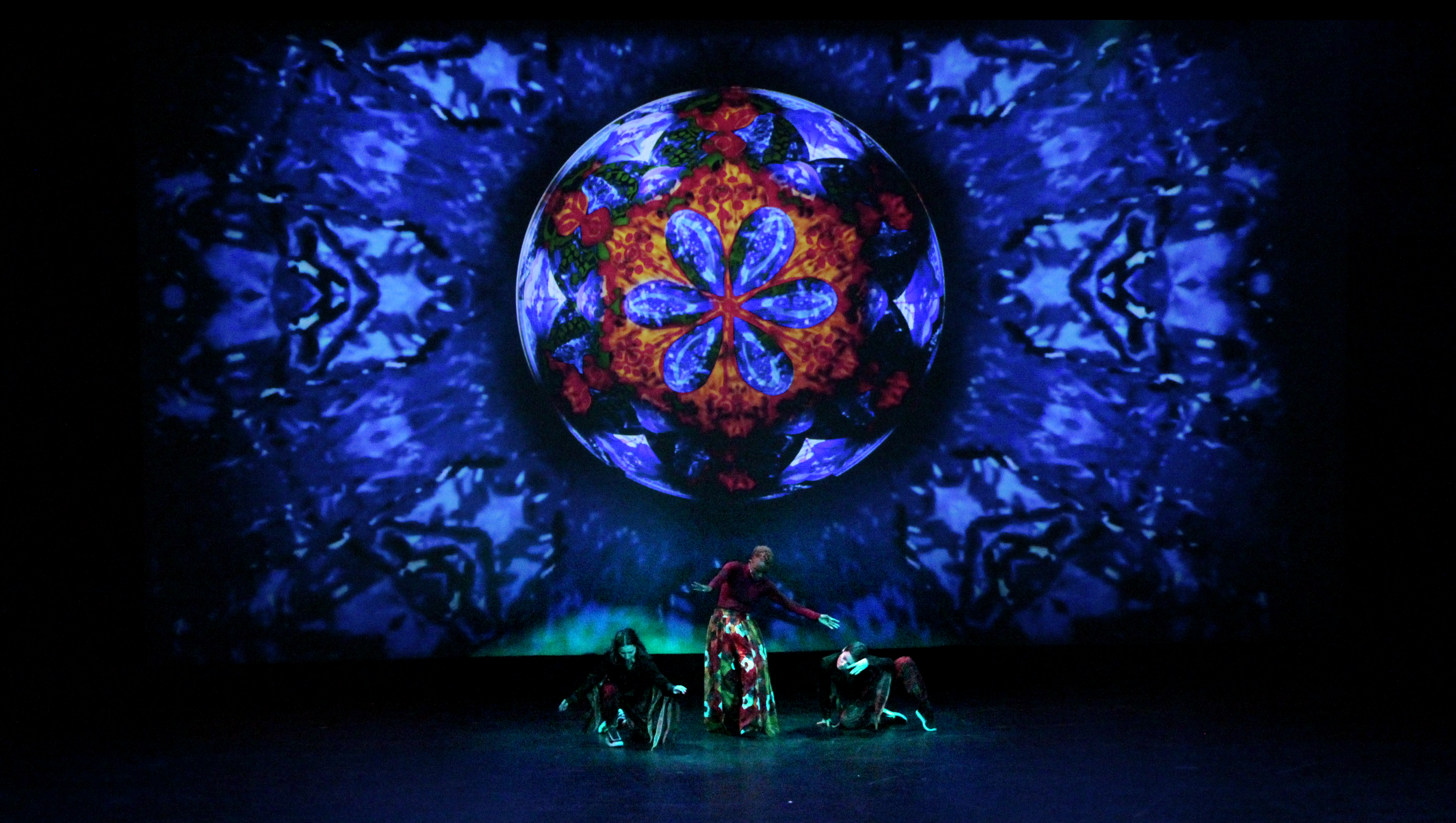 LOVE HEALS ALL WOUNDS | Projections