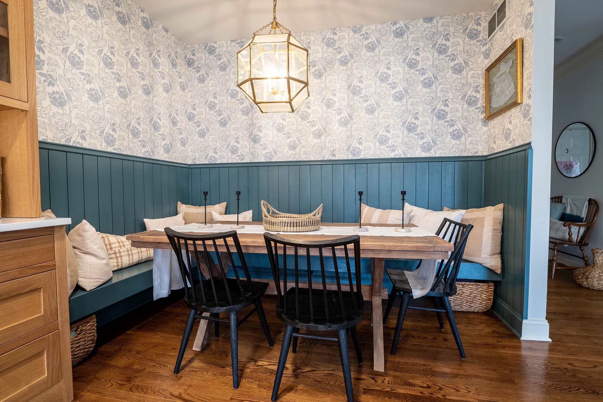custom.built.in.bench.banquette.dining.diningbench.interior.designer.jpg