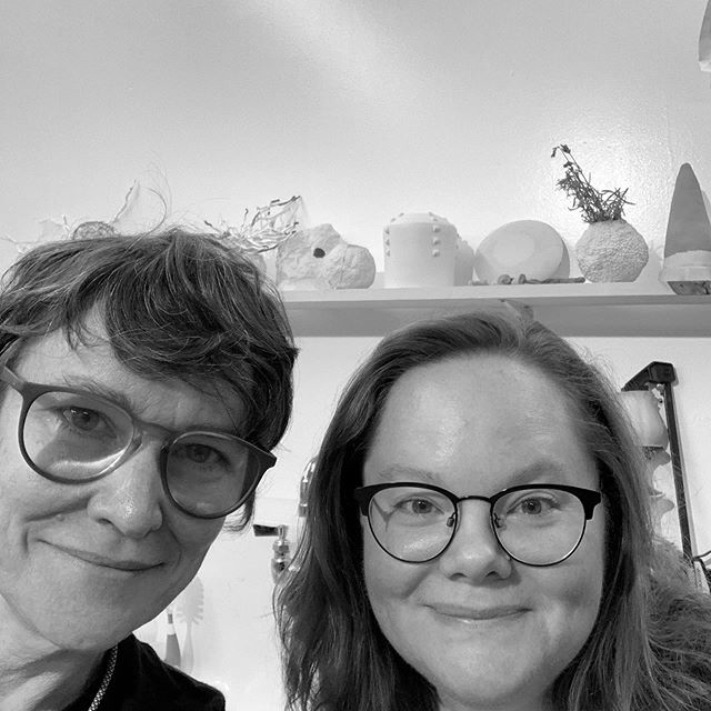 Episode 28 with Virginia Griswold ( @virginiagriswold ) is now live! 🍑🤓🎤🎧
&mdash;HARNESSING MATERIALS WITH MEMORY TO CONVEY THE EPHEMERAL /OCTOBER 1, 2019

Peachy Keen visited the home studio of Nashville artist Virginia Griswold on a Sunday morn