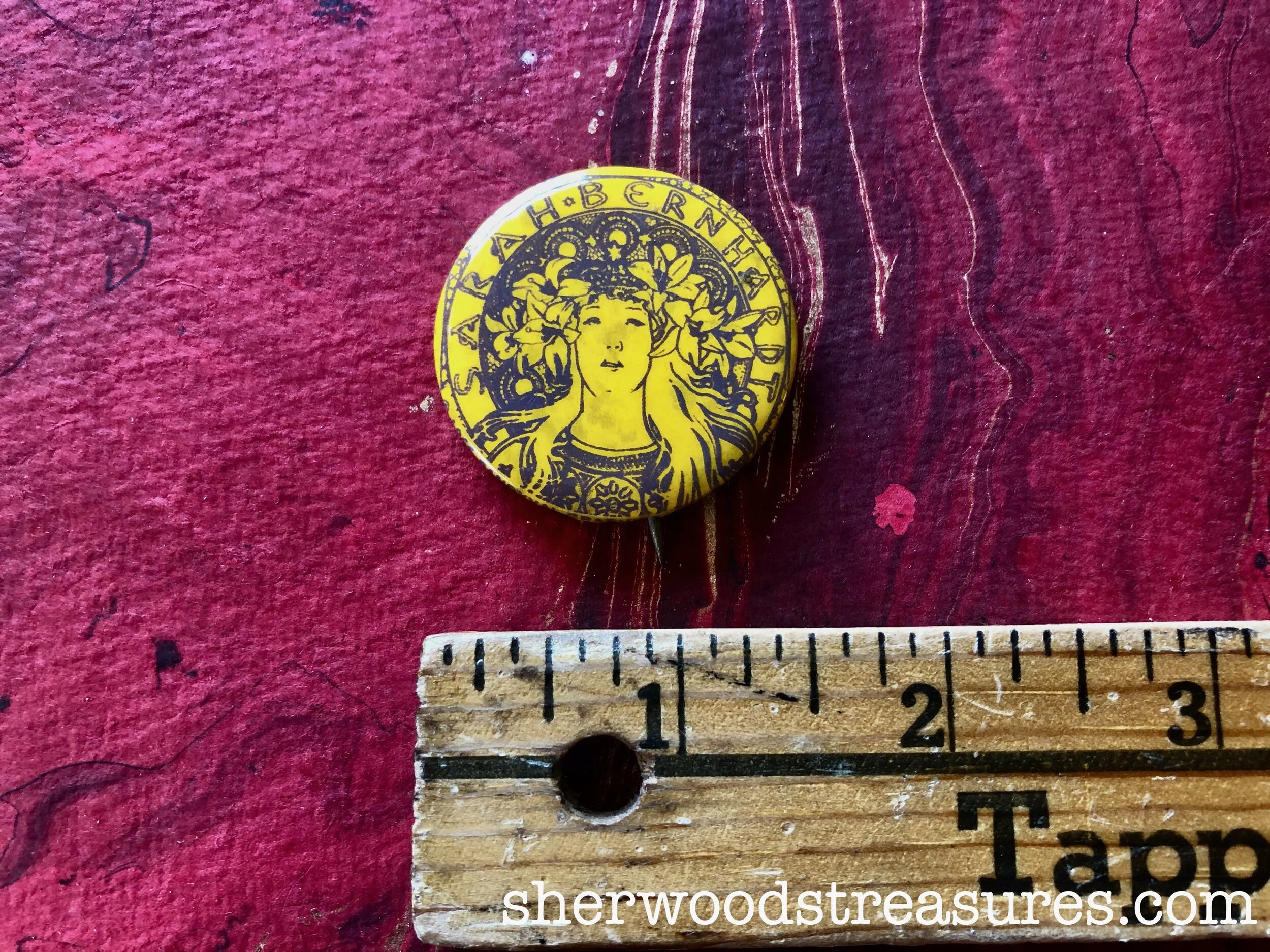 Sarah Berhardt Alphonse Mucha 1966 Button