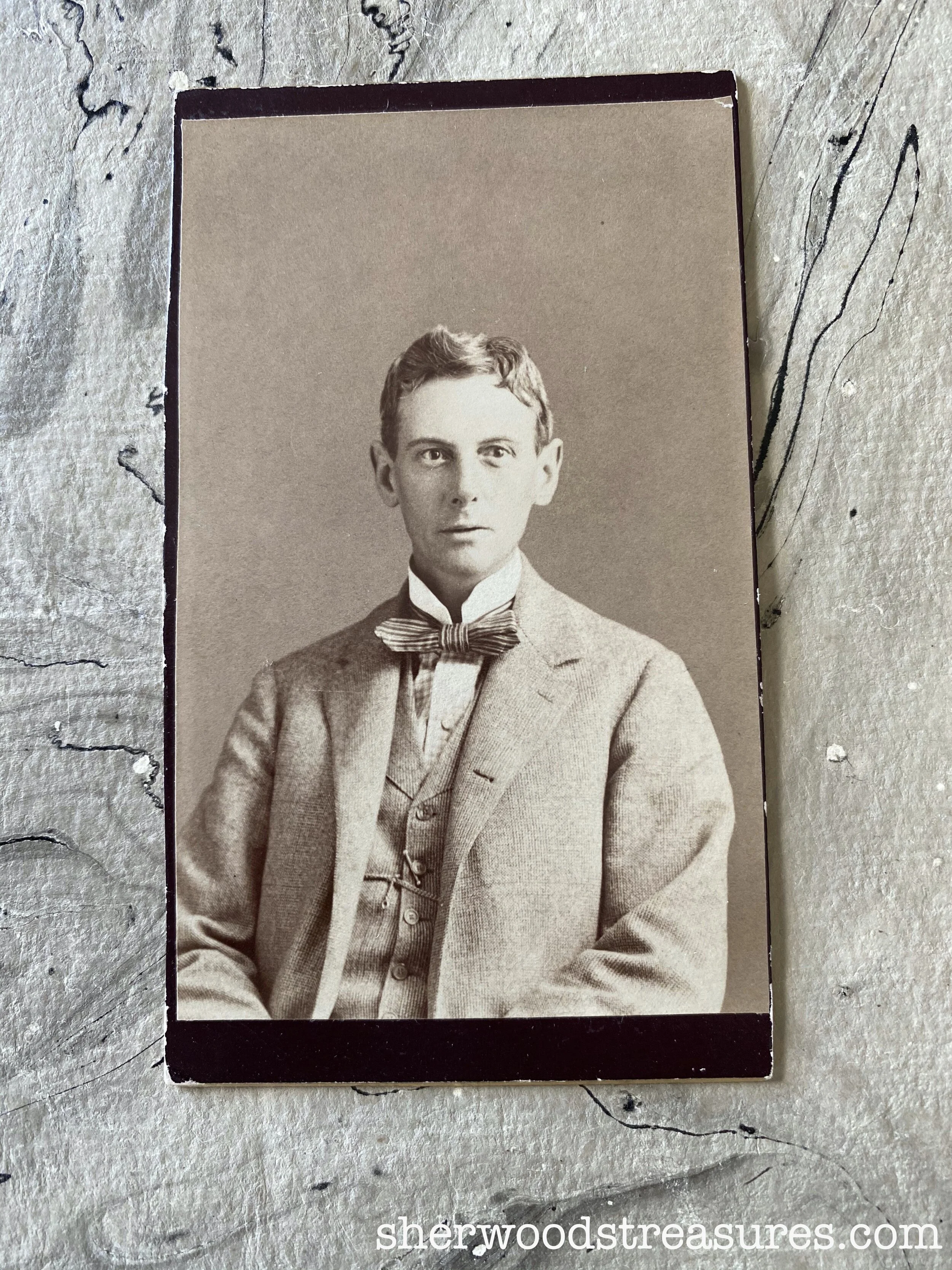 1897 - 38-Year-Old Confidence Man Wearing Bow Tie CDV