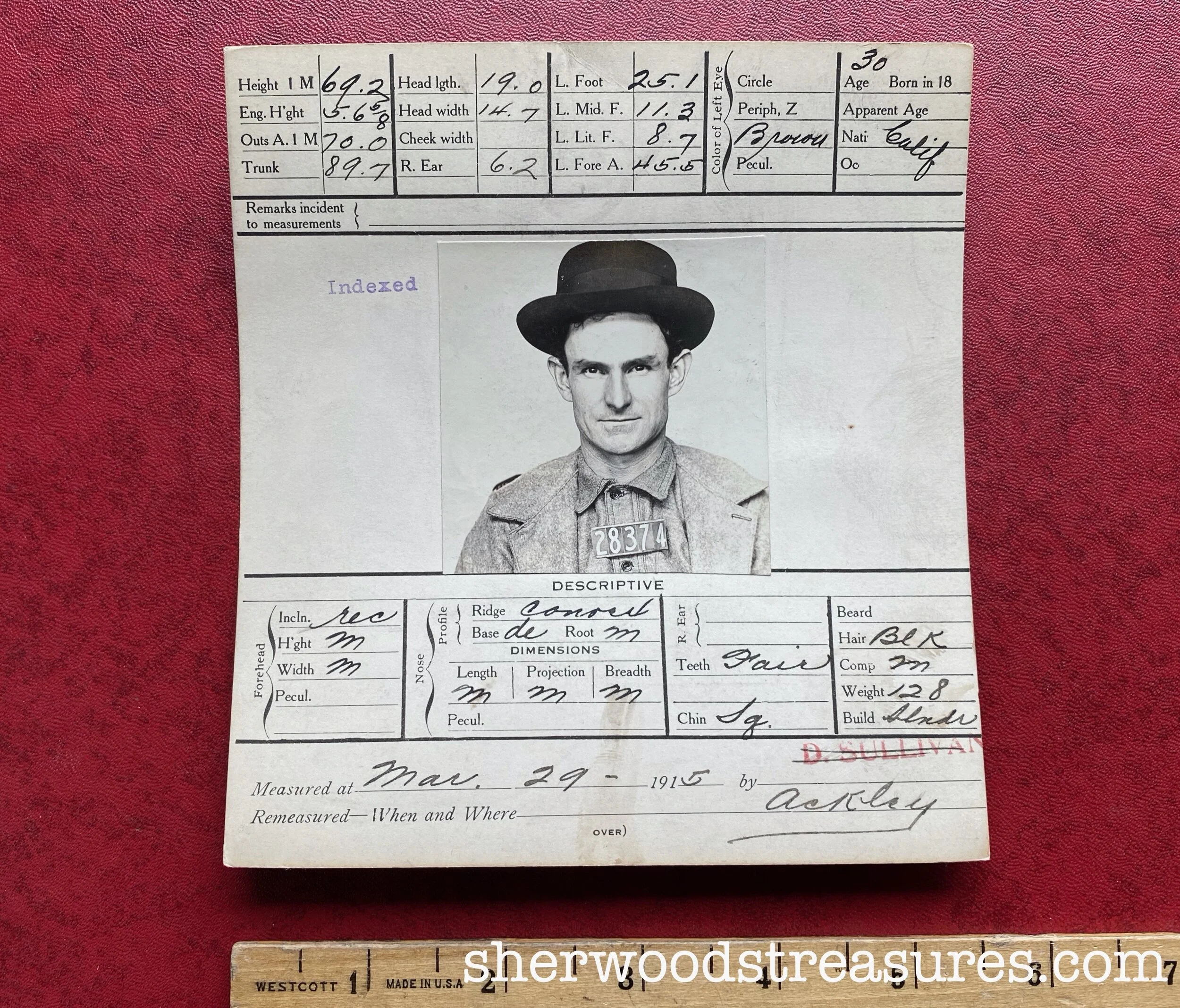 1915 - Burglar with a Strong Jaw in Wool