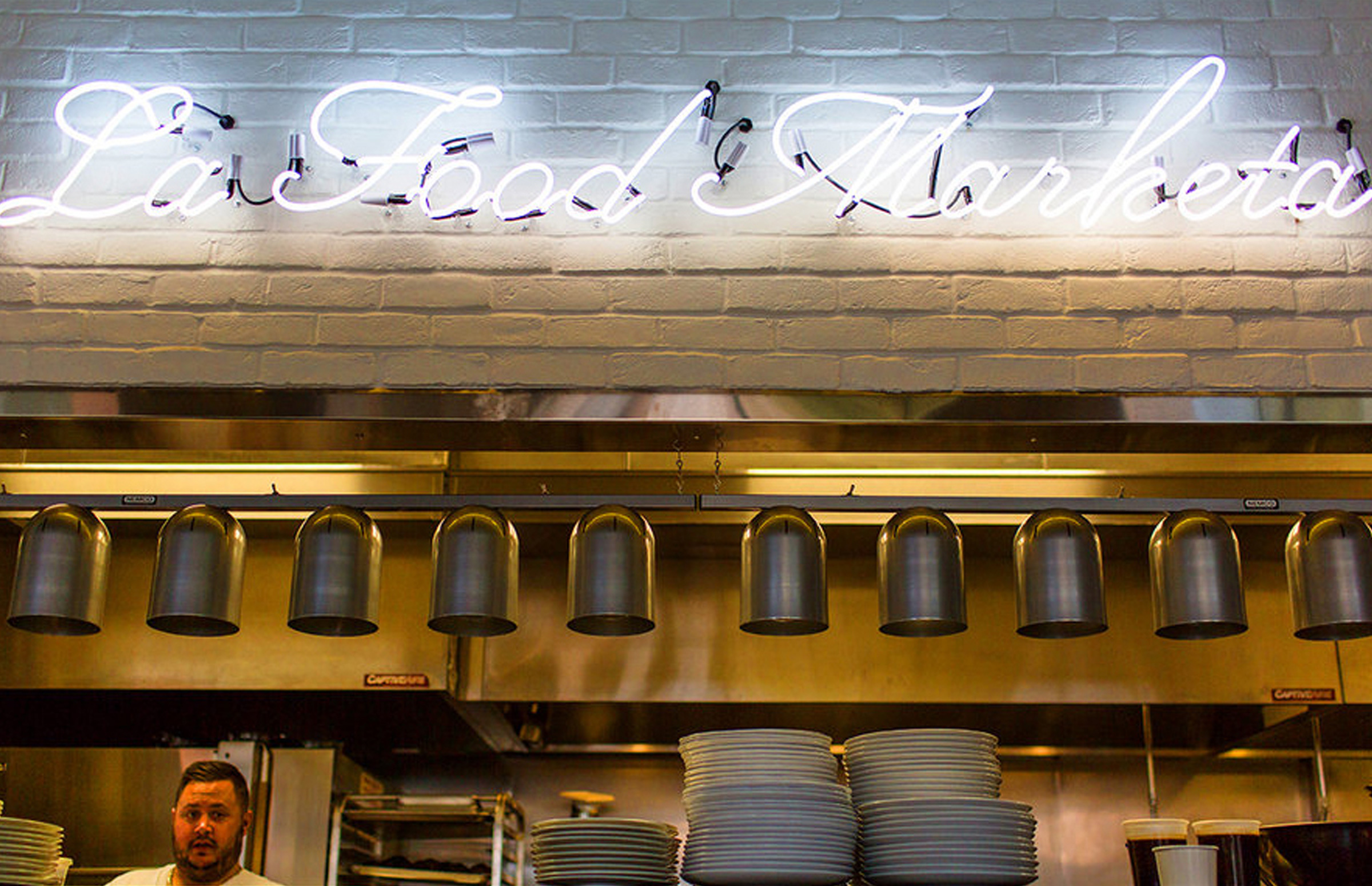 La Food Marketa: Custom Neon Signage
