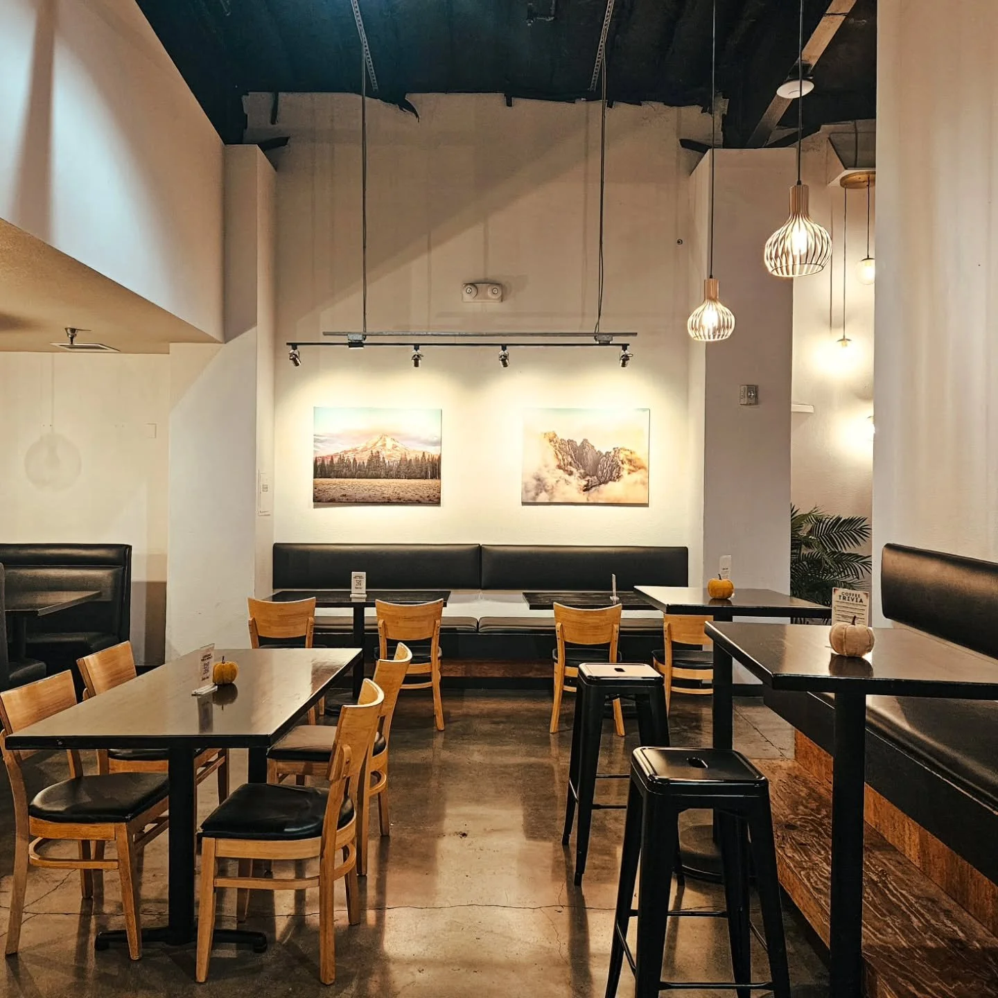 Looking for a special spot for your next party? To celebrate the holidays, a new bride, baby, or just because? We've got you covered! 

📢 December Venue Special 📢
Book in December to lock in this deal...$100 off weekday bookings and $75 off weekend