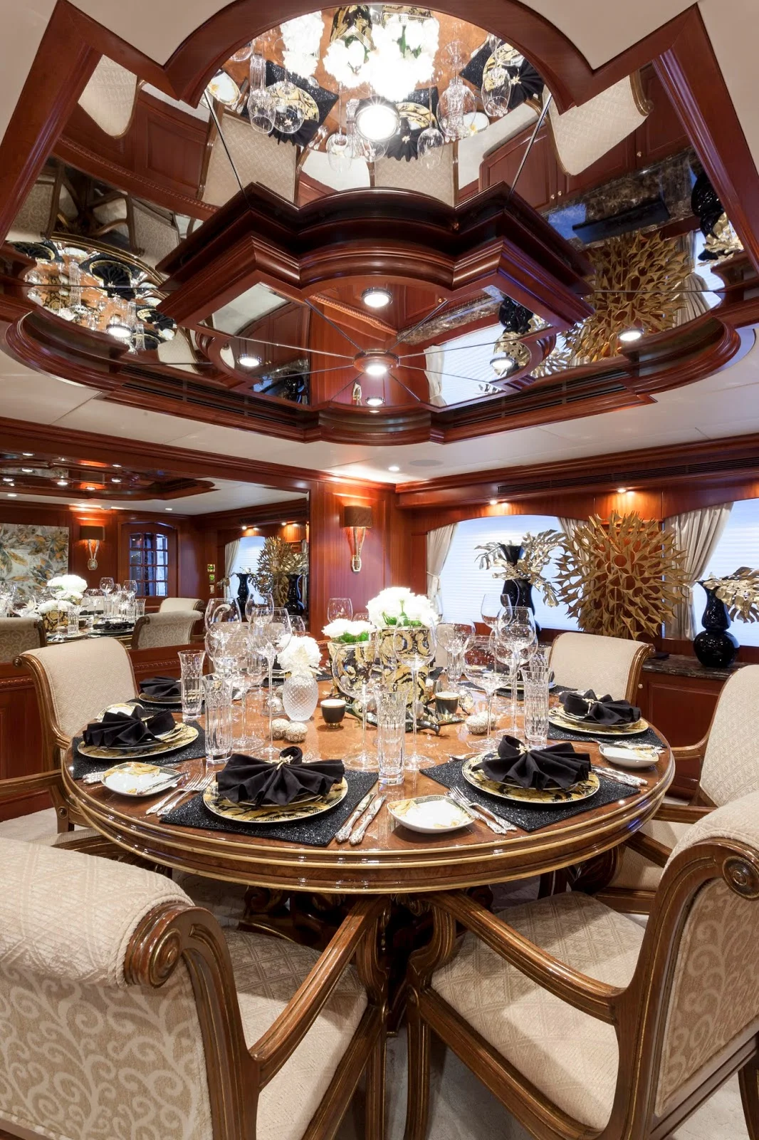 M/Y Attitude