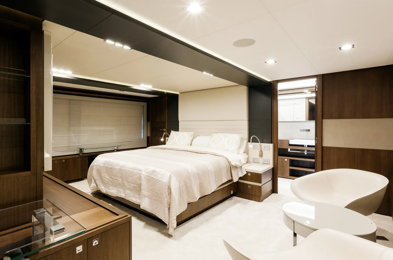 100ft Ferretti Yacht