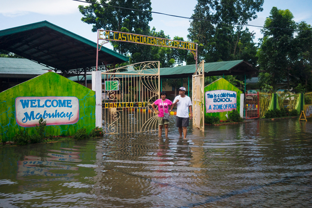 a403af8b65c6f549-85e5a393e68014d3-floodedmabuhayW.jpg