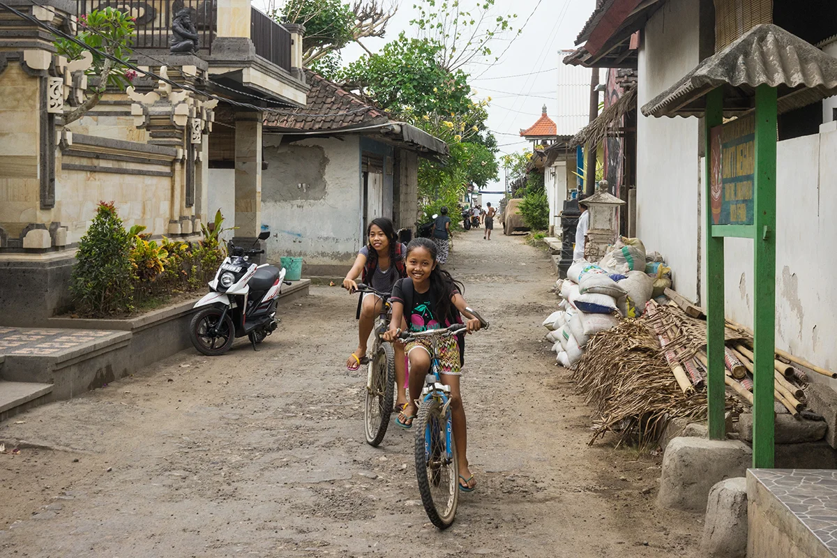 bicyclebabesW.jpg